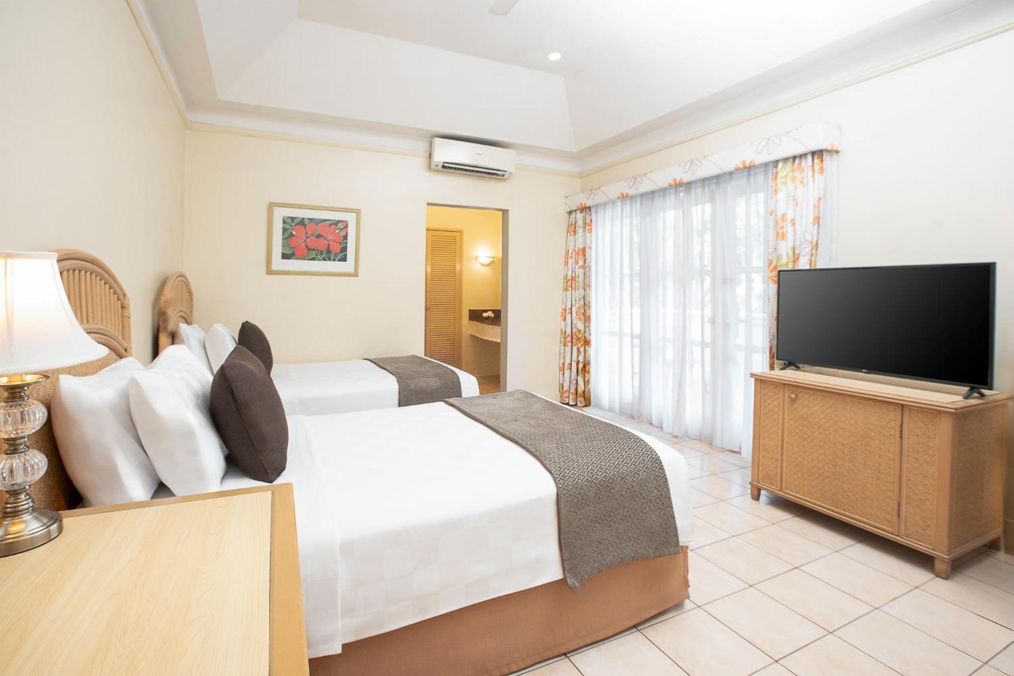 Aryaduta Lippo Village Hotel
